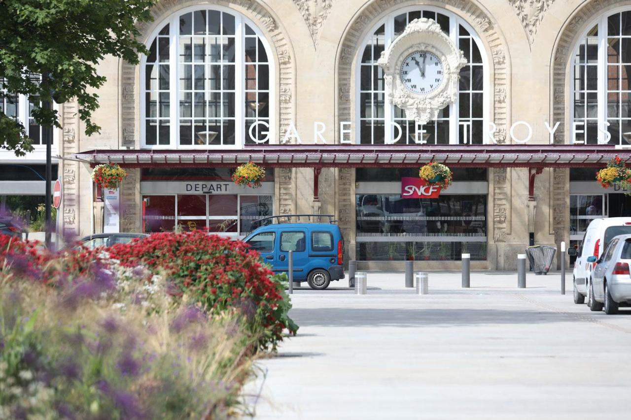 Appartement Cozy Avec Stationnement Gratuit Saint-André-les-Vergers Екстериор снимка